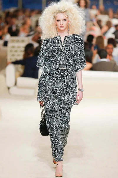 Look 11